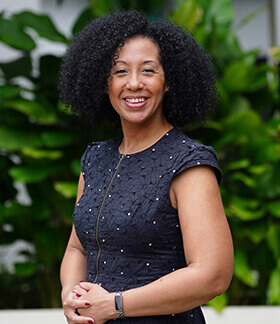 Allison Carr HR Director - Australian International School (AIS)