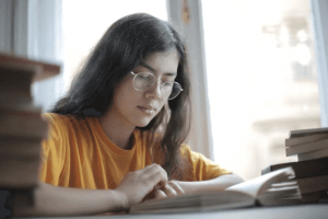 Student considering university pathway options